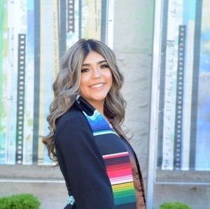 Meet your Posher, Damaris